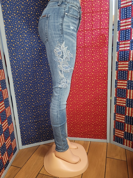 Denim - Light Wash Embroidered Skinny Jeans - Women